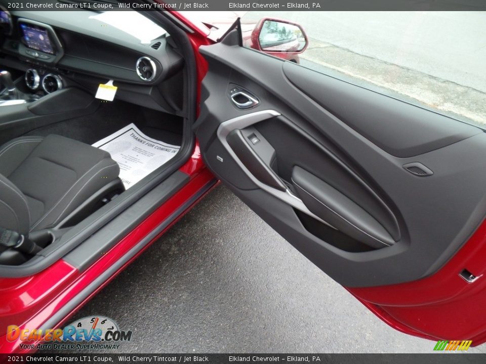 Door Panel of 2021 Chevrolet Camaro LT1 Coupe Photo #35