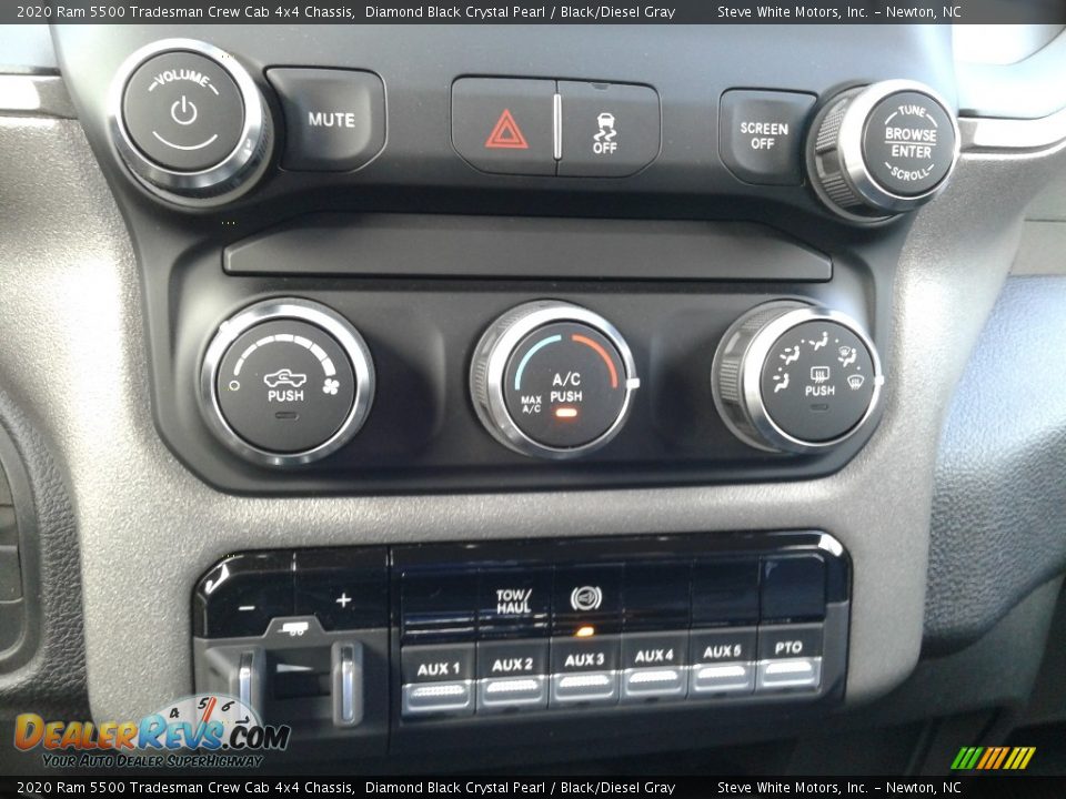 Controls of 2020 Ram 5500 Tradesman Crew Cab 4x4 Chassis Photo #22