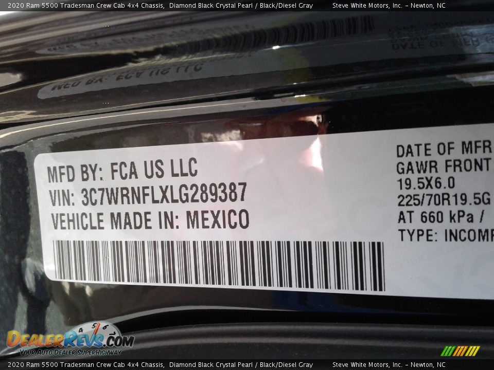 2020 Ram 5500 Tradesman Crew Cab 4x4 Chassis Diamond Black Crystal Pearl / Black/Diesel Gray Photo #26