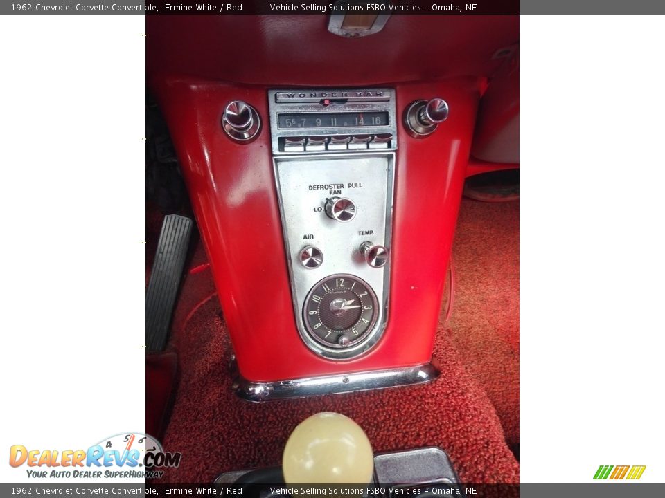 Controls of 1962 Chevrolet Corvette Convertible Photo #13