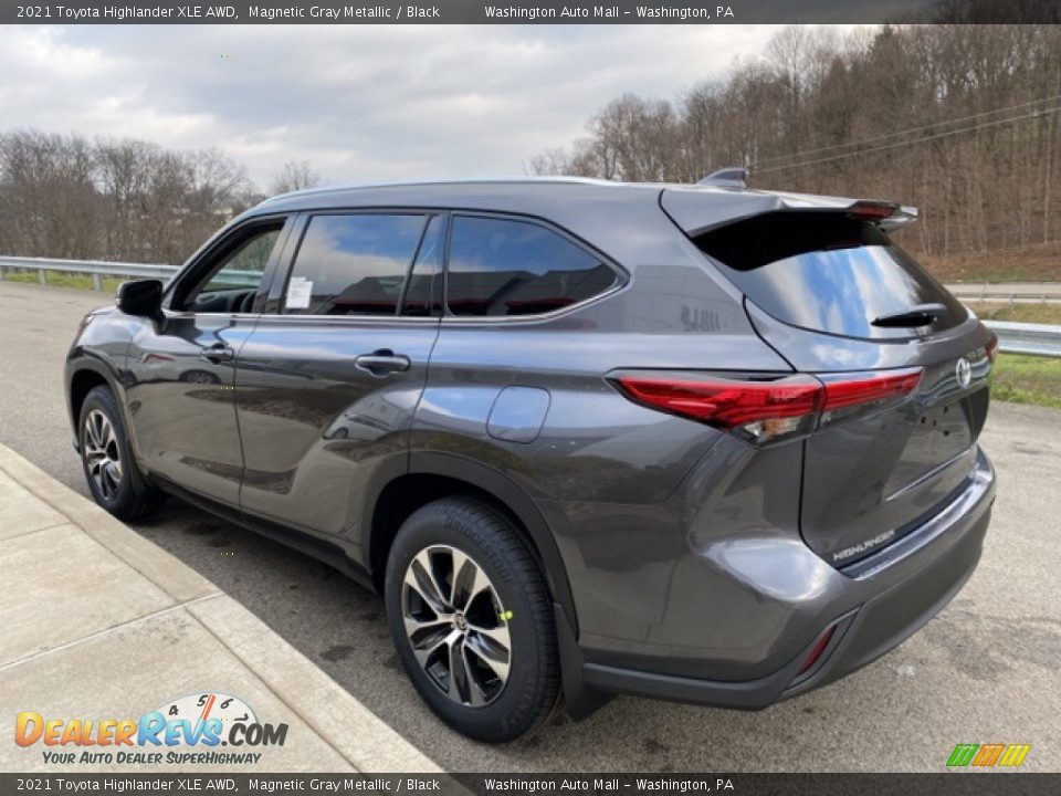 2021 Toyota Highlander XLE AWD Magnetic Gray Metallic / Black Photo #2