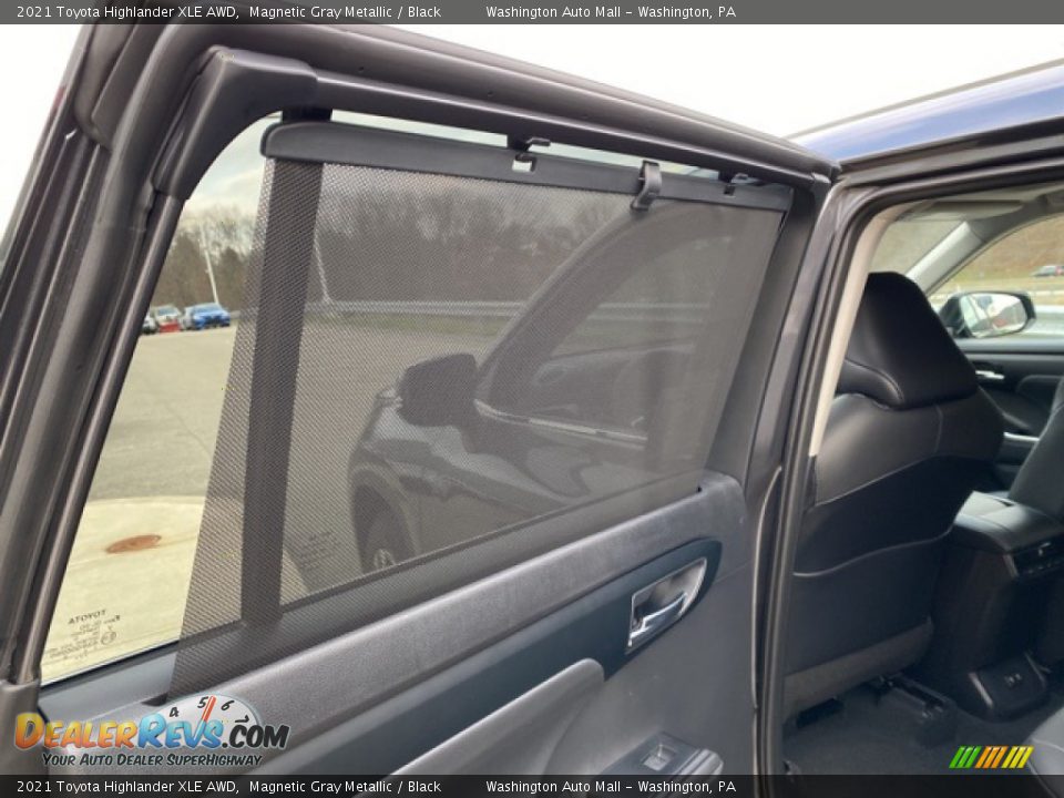 2021 Toyota Highlander XLE AWD Magnetic Gray Metallic / Black Photo #30