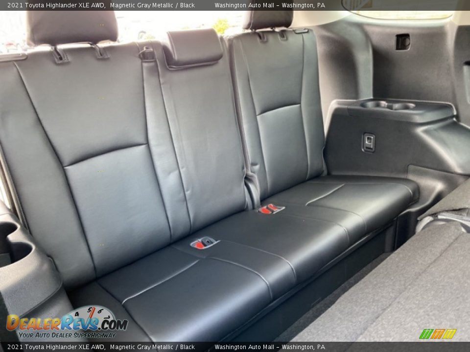 Rear Seat of 2021 Toyota Highlander XLE AWD Photo #34