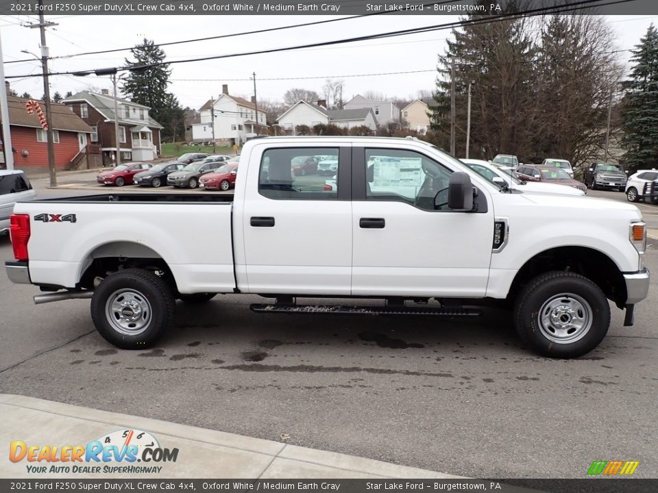 2021 Ford F250 Super Duty XL Crew Cab 4x4 Oxford White / Medium Earth Gray Photo #7