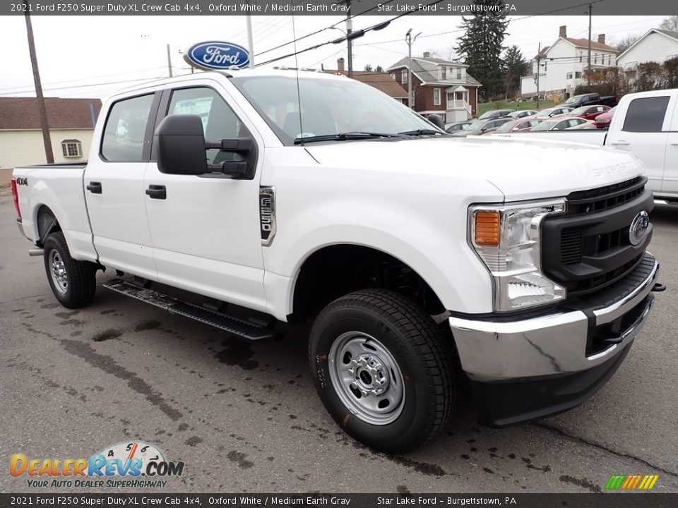 Front 3/4 View of 2021 Ford F250 Super Duty XL Crew Cab 4x4 Photo #8