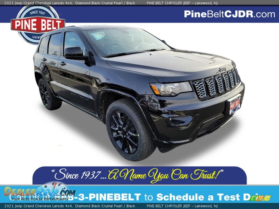 2021 Jeep Grand Cherokee Laredo 4x4 Diamond Black Crystal Pearl / Black Photo #1