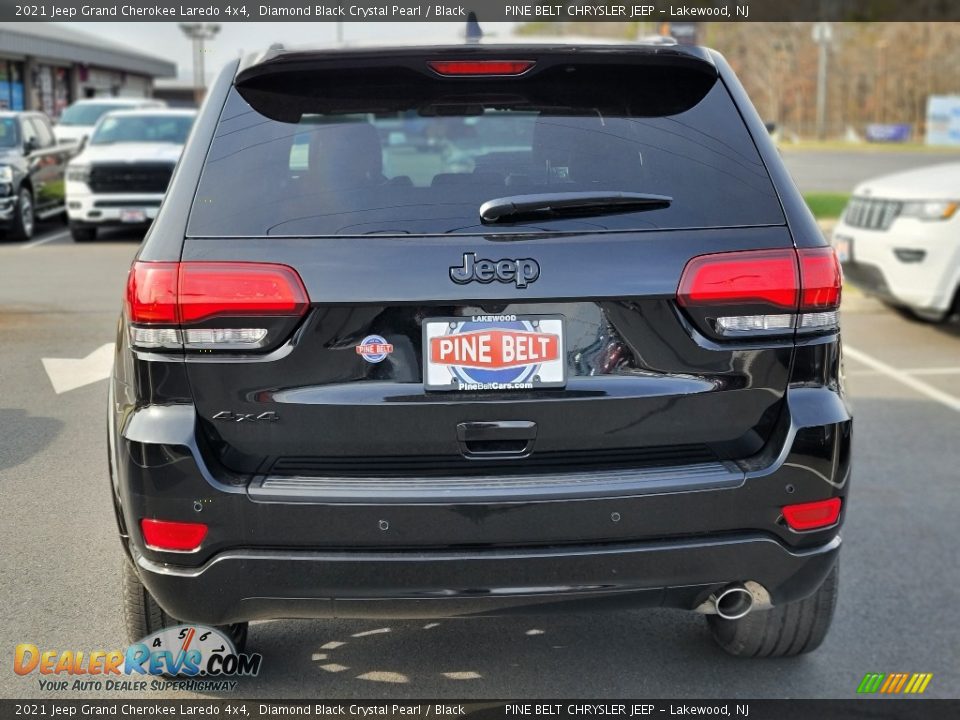 2021 Jeep Grand Cherokee Laredo 4x4 Diamond Black Crystal Pearl / Black Photo #7