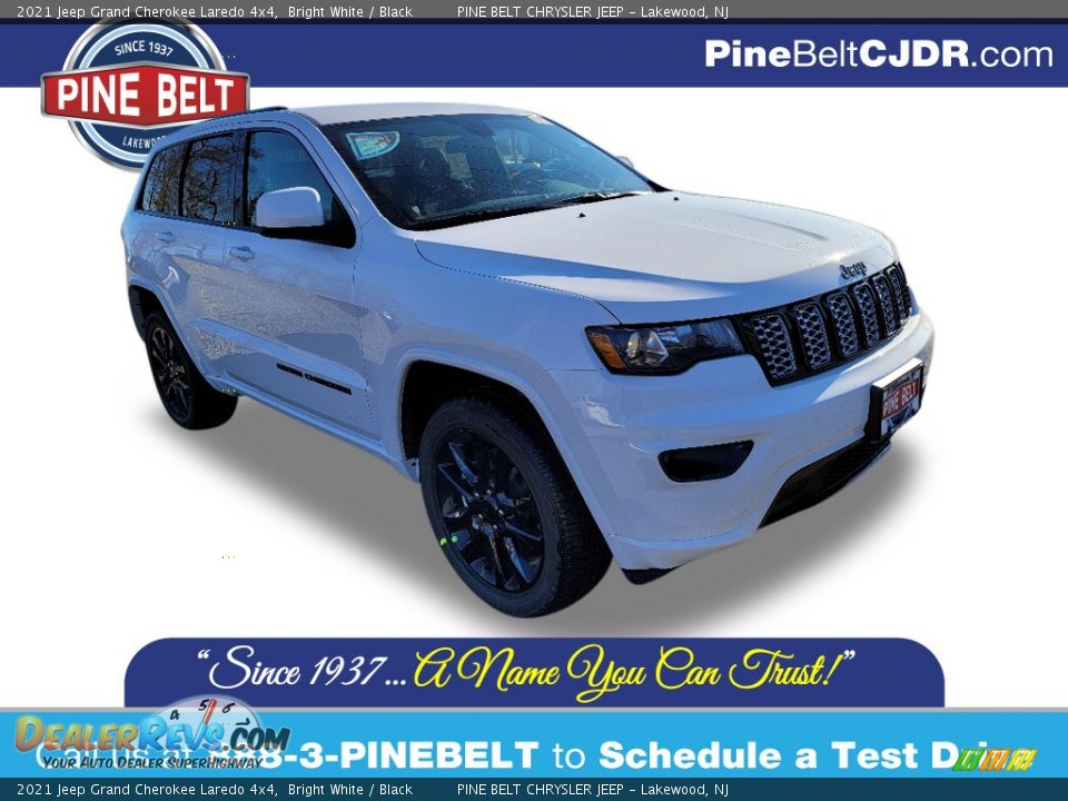 2021 Jeep Grand Cherokee Laredo 4x4 Bright White / Black Photo #1