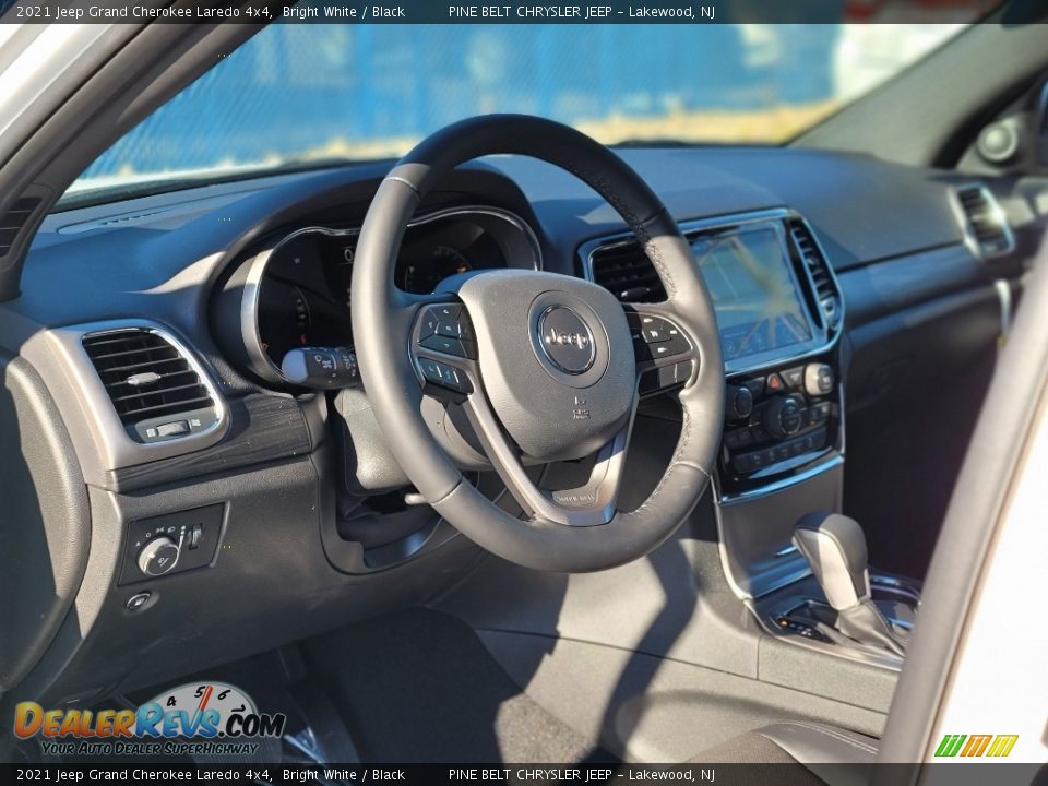 2021 Jeep Grand Cherokee Laredo 4x4 Bright White / Black Photo #12