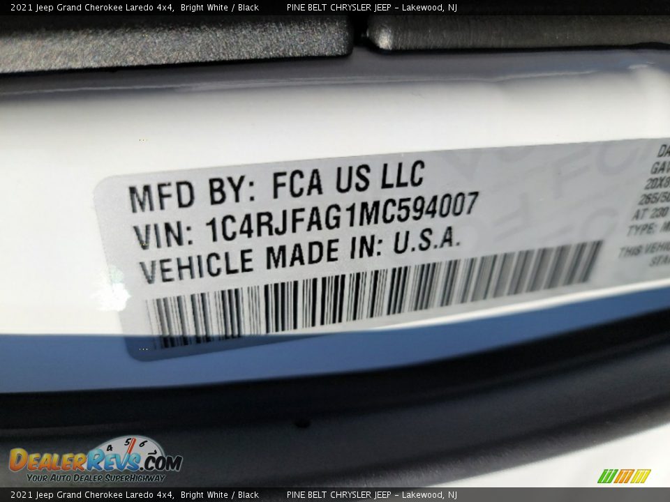 2021 Jeep Grand Cherokee Laredo 4x4 Bright White / Black Photo #14