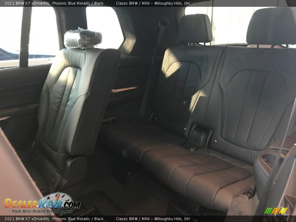 Rear Seat of 2021 BMW X7 xDrive40i Photo #5