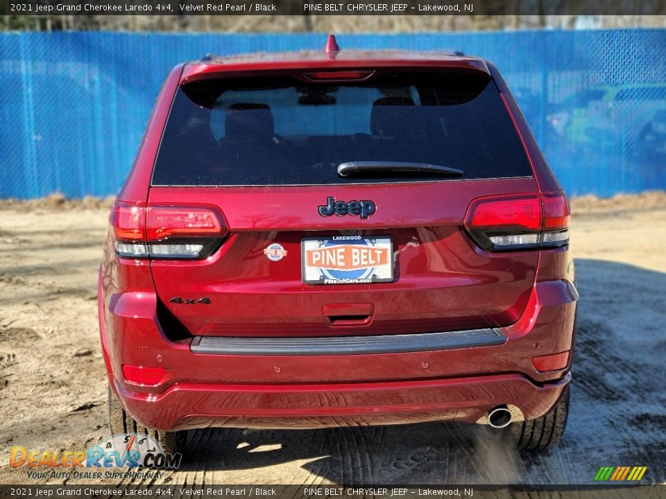 2021 Jeep Grand Cherokee Laredo 4x4 Velvet Red Pearl / Black Photo #7