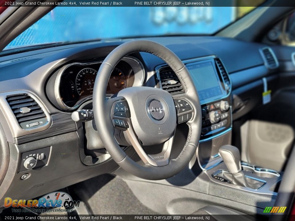 2021 Jeep Grand Cherokee Laredo 4x4 Velvet Red Pearl / Black Photo #12