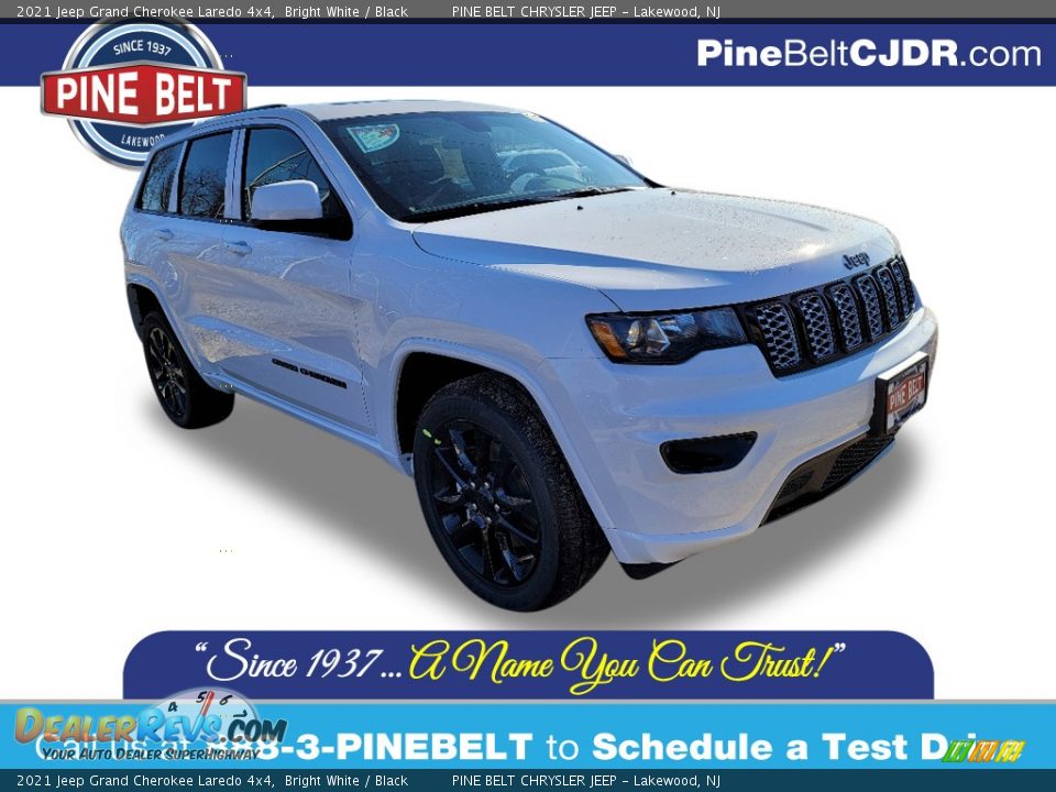 2021 Jeep Grand Cherokee Laredo 4x4 Bright White / Black Photo #1