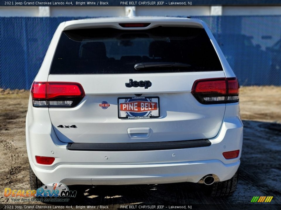 2021 Jeep Grand Cherokee Laredo 4x4 Bright White / Black Photo #7