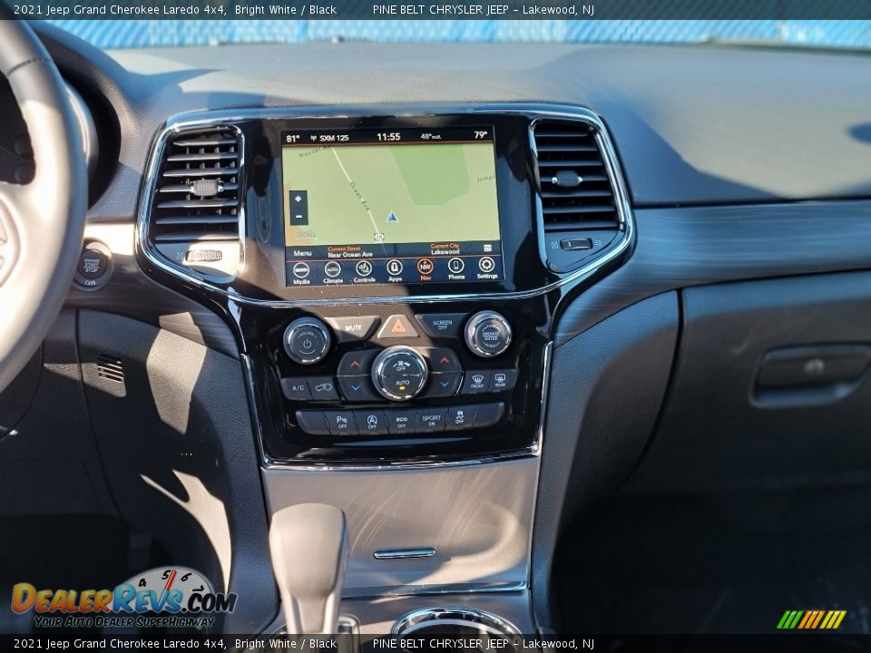 2021 Jeep Grand Cherokee Laredo 4x4 Bright White / Black Photo #10