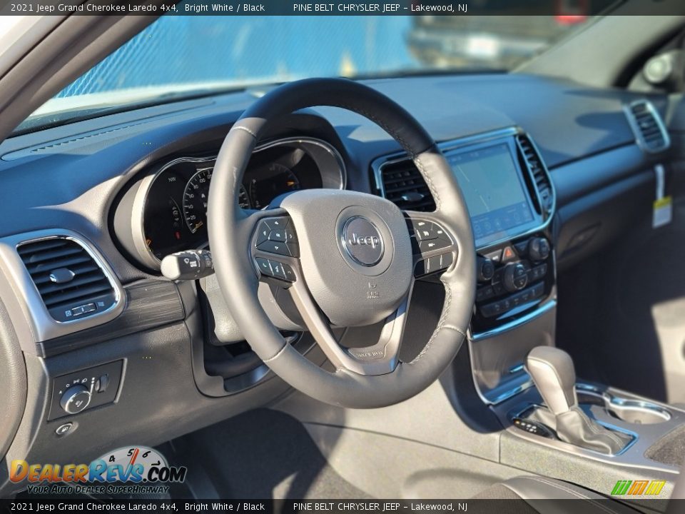 2021 Jeep Grand Cherokee Laredo 4x4 Bright White / Black Photo #12