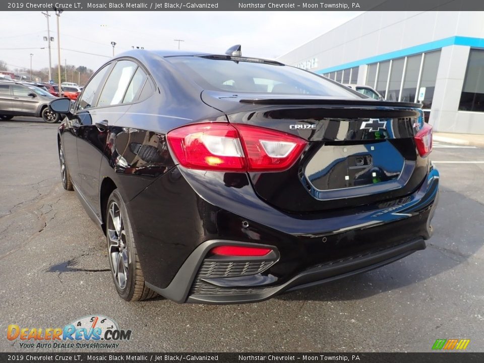 2019 Chevrolet Cruze LT Mosaic Black Metallic / Jet Black/­Galvanized Photo #5