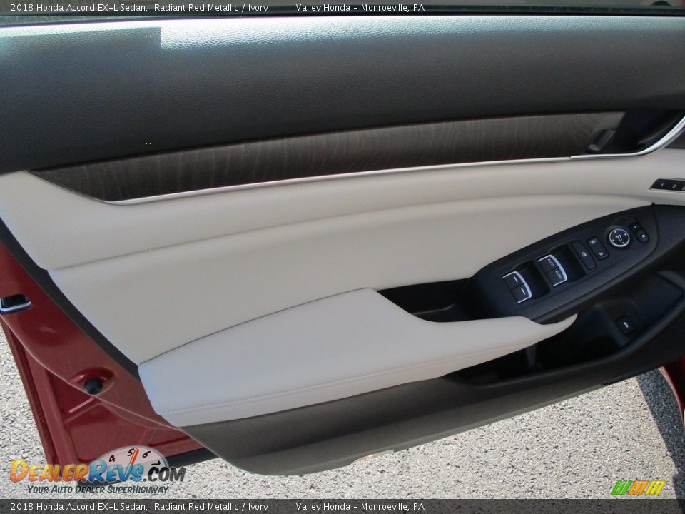 2018 Honda Accord EX-L Sedan Radiant Red Metallic / Ivory Photo #10