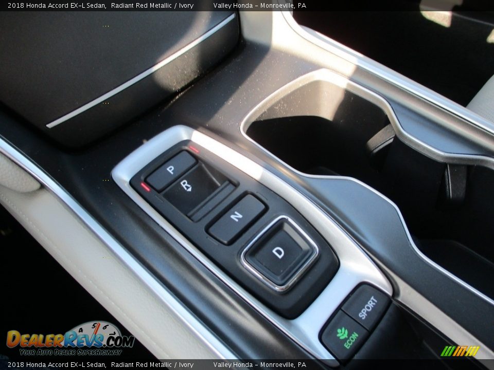 2018 Honda Accord EX-L Sedan Radiant Red Metallic / Ivory Photo #17