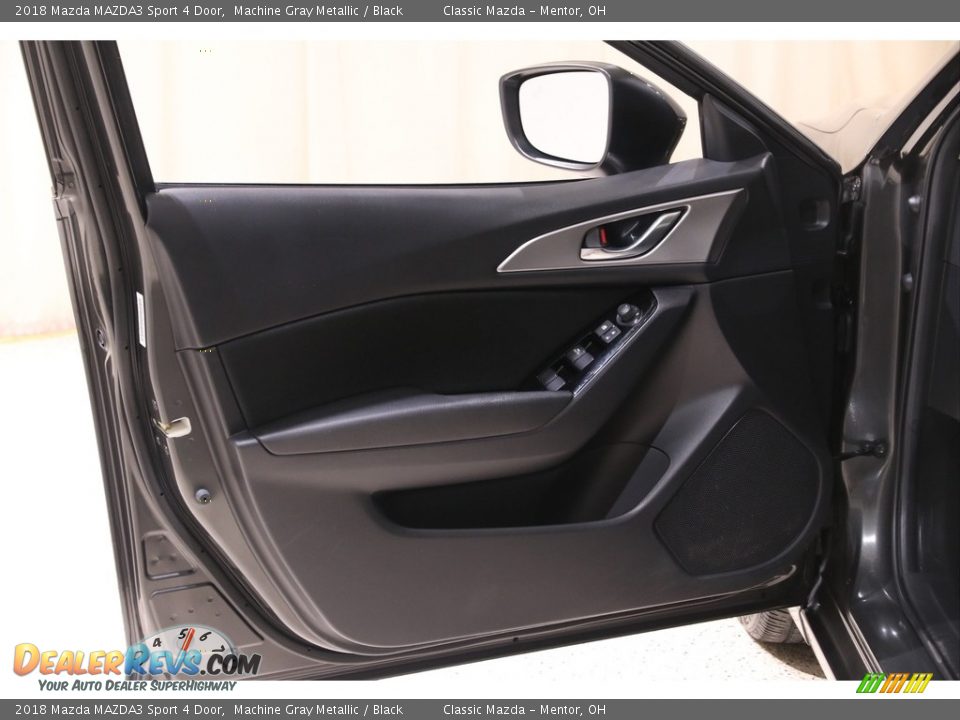 2018 Mazda MAZDA3 Sport 4 Door Machine Gray Metallic / Black Photo #4