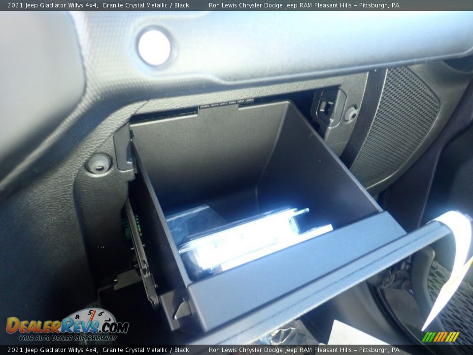 2021 Jeep Gladiator Willys 4x4 Granite Crystal Metallic / Black Photo #18