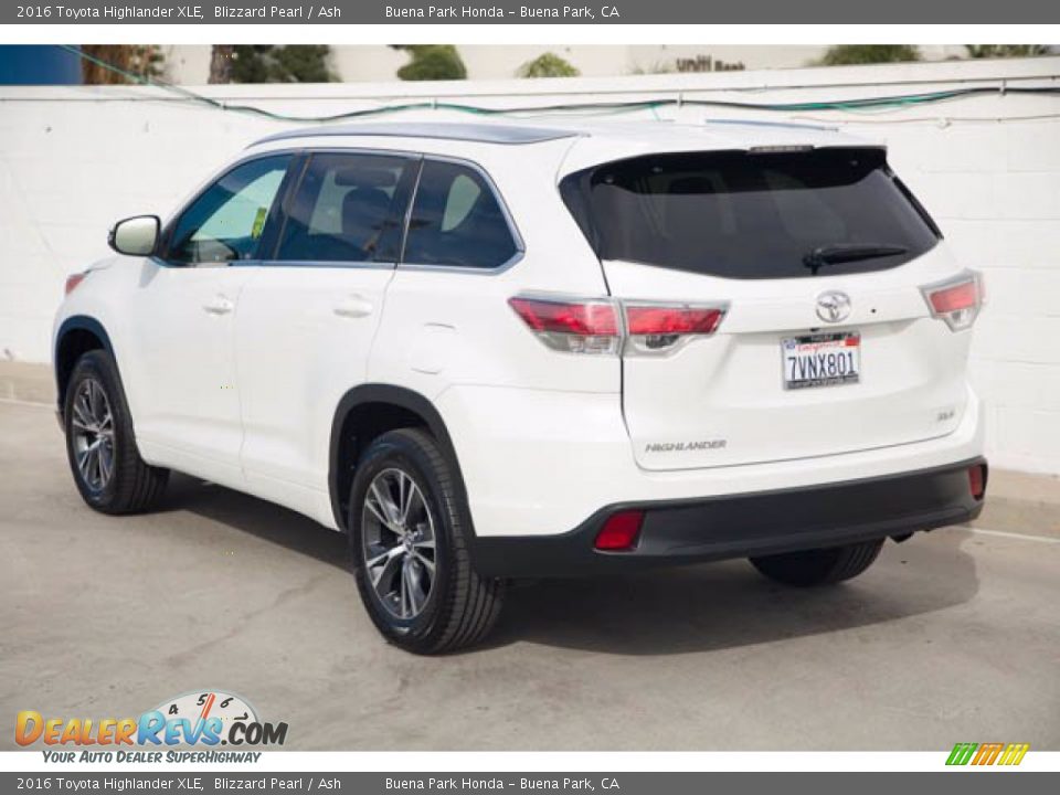 2016 Toyota Highlander XLE Blizzard Pearl / Ash Photo #2