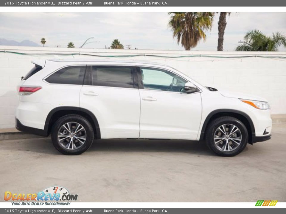 2016 Toyota Highlander XLE Blizzard Pearl / Ash Photo #13