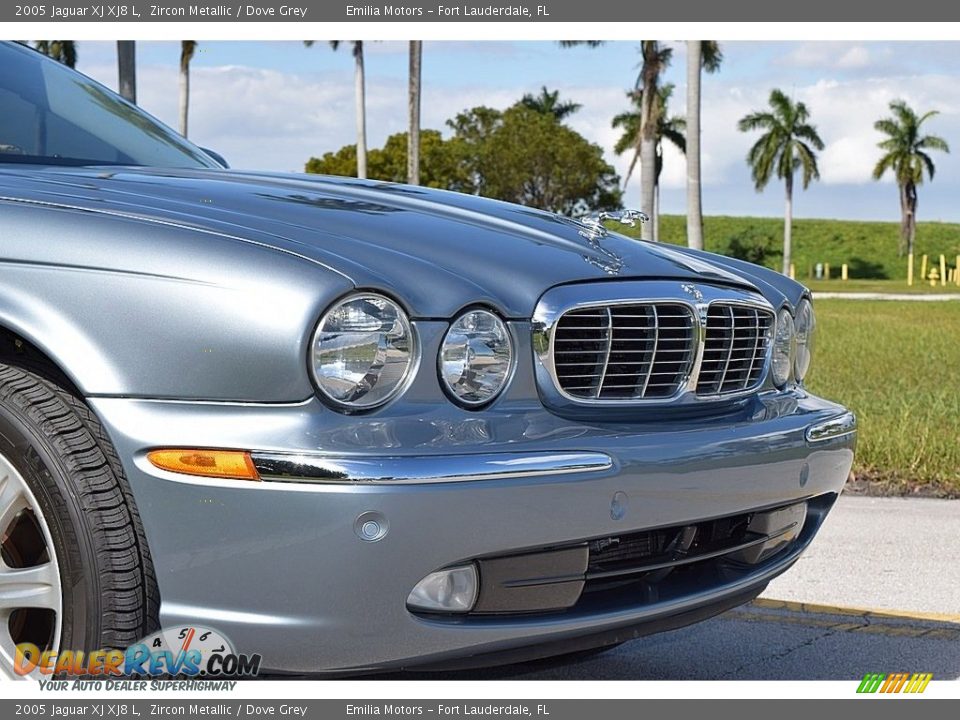 2005 Jaguar XJ XJ8 L Zircon Metallic / Dove Grey Photo #2