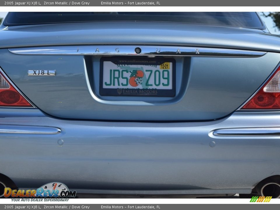 2005 Jaguar XJ XJ8 L Zircon Metallic / Dove Grey Photo #13