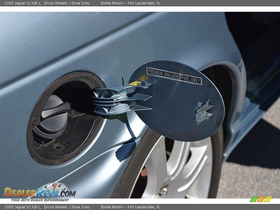 2005 Jaguar XJ XJ8 L Zircon Metallic / Dove Grey Photo #40