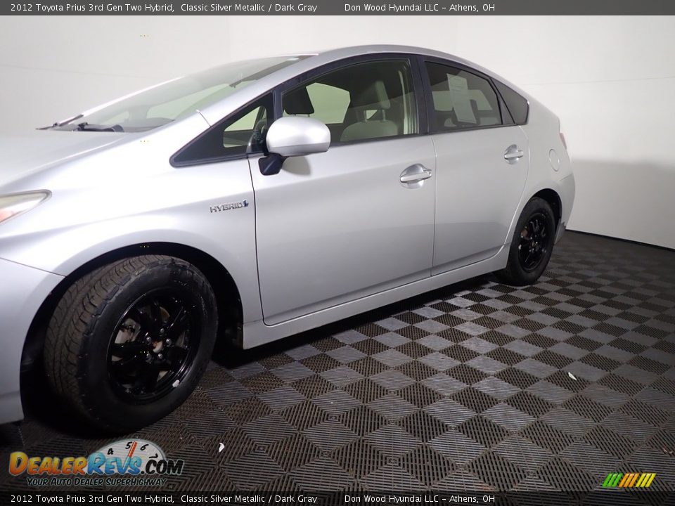 2012 Toyota Prius 3rd Gen Two Hybrid Classic Silver Metallic / Dark Gray Photo #9