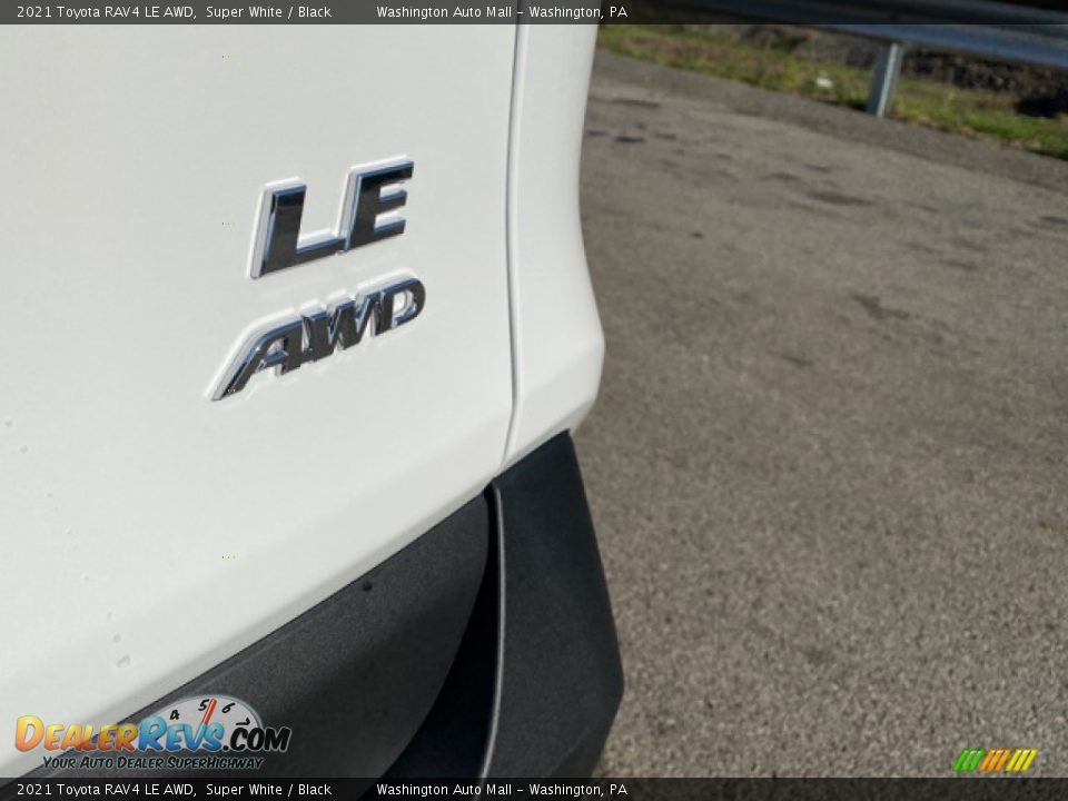 2021 Toyota RAV4 LE AWD Super White / Black Photo #21