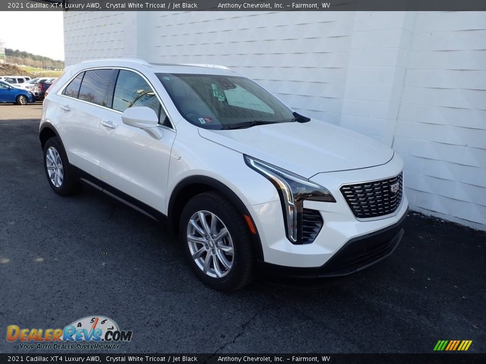 Front 3/4 View of 2021 Cadillac XT4 Luxury AWD Photo #1