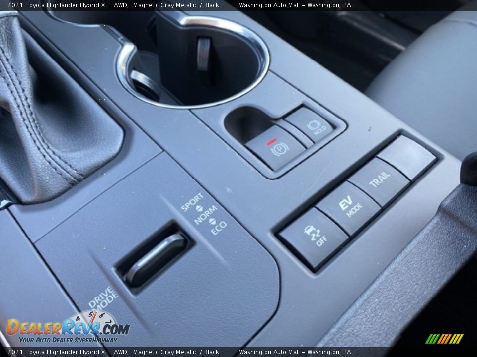 2021 Toyota Highlander Hybrid XLE AWD Magnetic Gray Metallic / Black Photo #18