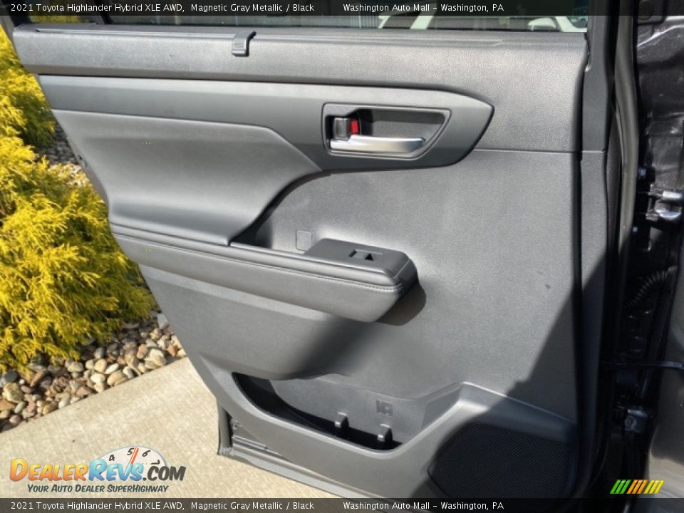 2021 Toyota Highlander Hybrid XLE AWD Magnetic Gray Metallic / Black Photo #30