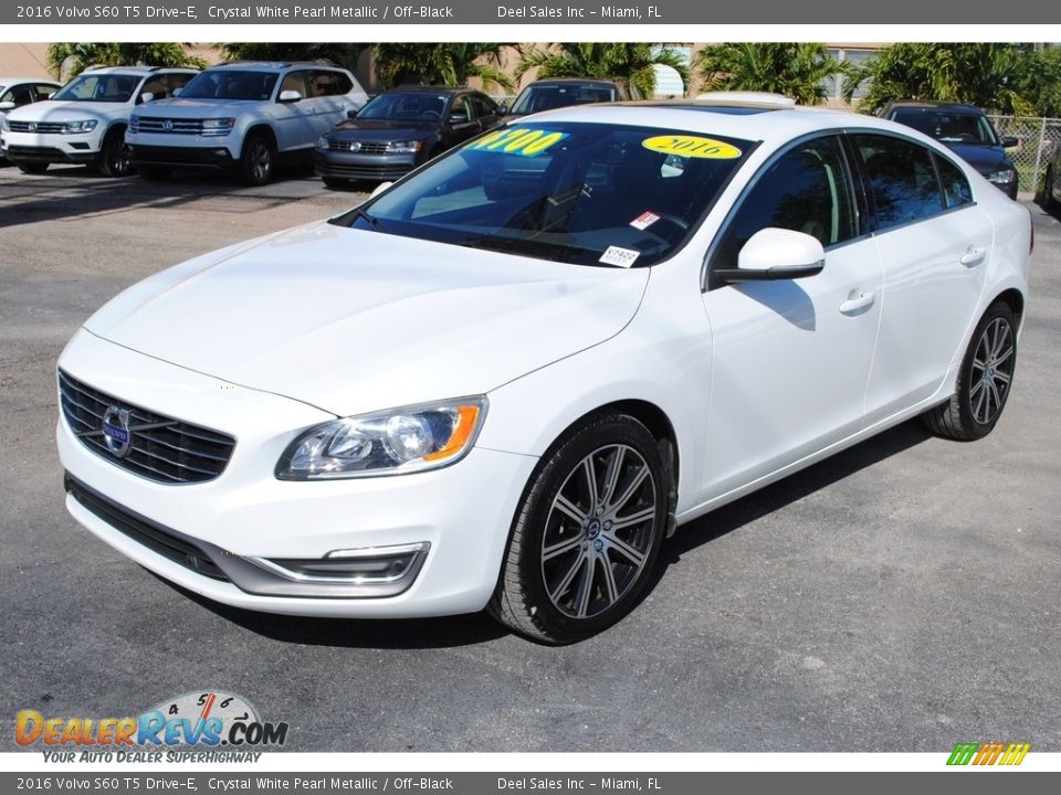 2016 Volvo S60 T5 Drive-E Crystal White Pearl Metallic / Off-Black Photo #4