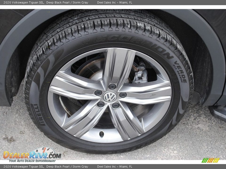2020 Volkswagen Tiguan SEL Wheel Photo #10