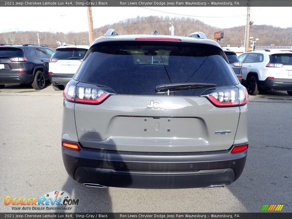 2021 Jeep Cherokee Latitude Lux 4x4 Sting-Gray / Black Photo #5