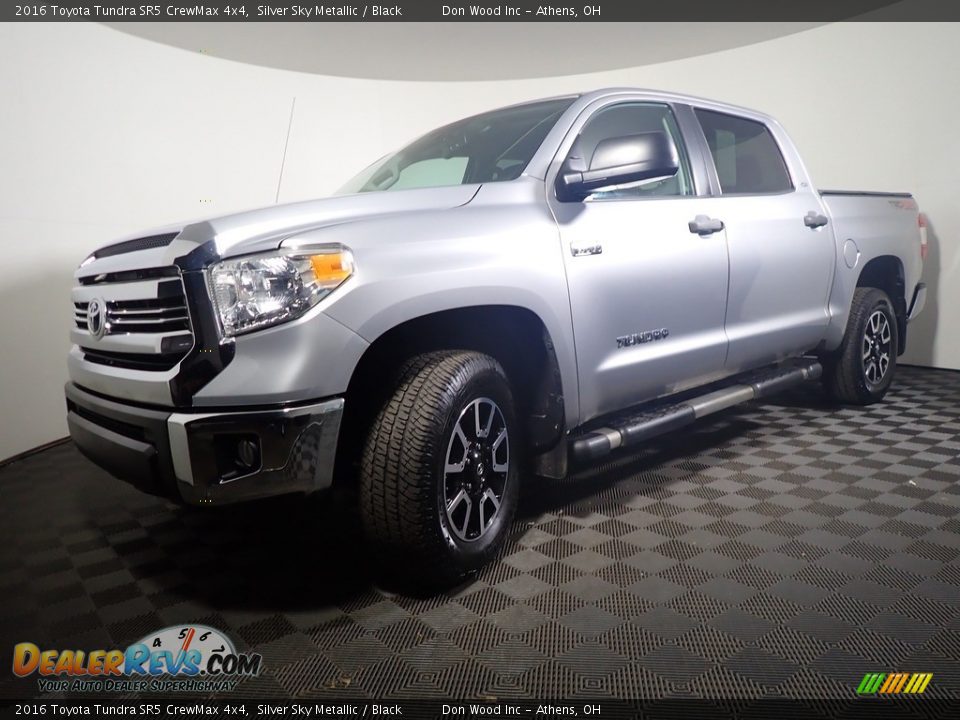 2016 Toyota Tundra SR5 CrewMax 4x4 Silver Sky Metallic / Black Photo #7