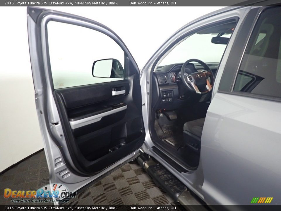 2016 Toyota Tundra SR5 CrewMax 4x4 Silver Sky Metallic / Black Photo #18