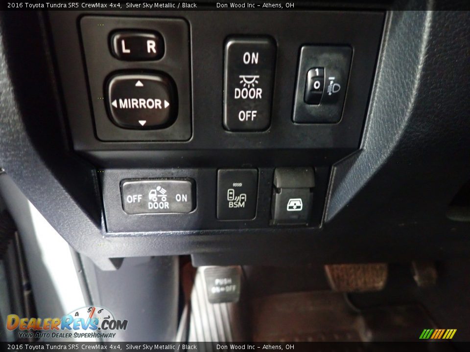 2016 Toyota Tundra SR5 CrewMax 4x4 Silver Sky Metallic / Black Photo #27