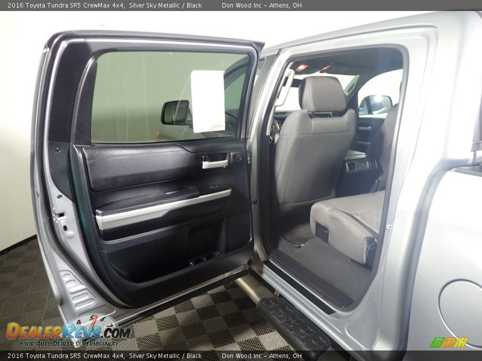 2016 Toyota Tundra SR5 CrewMax 4x4 Silver Sky Metallic / Black Photo #35