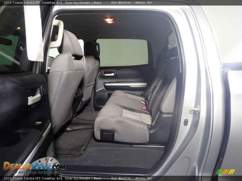 2016 Toyota Tundra SR5 CrewMax 4x4 Silver Sky Metallic / Black Photo #36