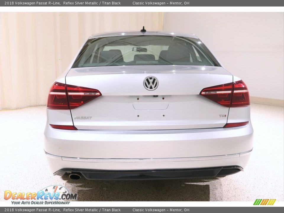 2018 Volkswagen Passat R-Line Reflex Silver Metallic / Titan Black Photo #17