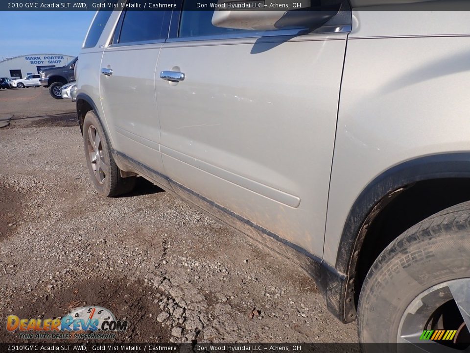 2010 GMC Acadia SLT AWD Gold Mist Metallic / Cashmere Photo #3