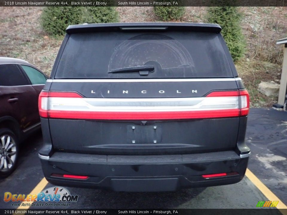 2018 Lincoln Navigator Reserve 4x4 Black Velvet / Ebony Photo #3