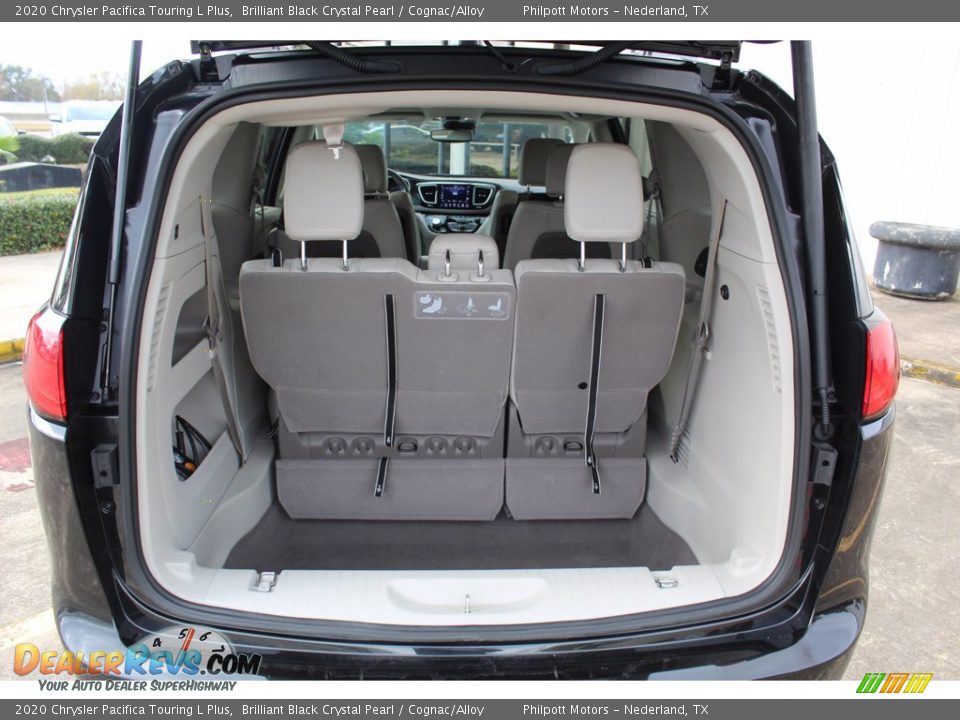 2020 Chrysler Pacifica Touring L Plus Brilliant Black Crystal Pearl / Cognac/Alloy Photo #27