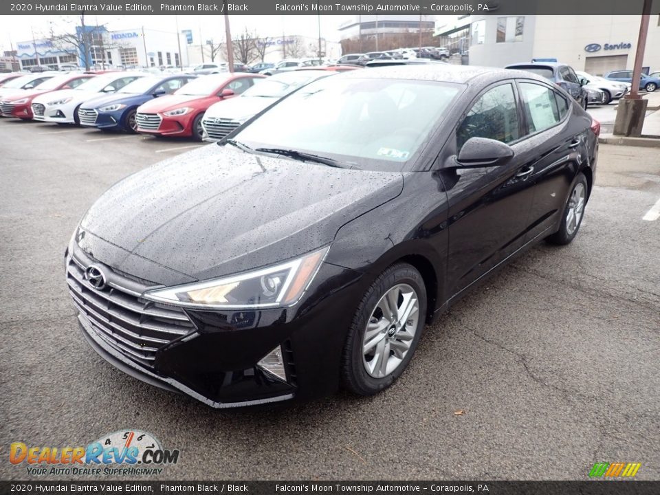 Front 3/4 View of 2020 Hyundai Elantra Value Edition Photo #4