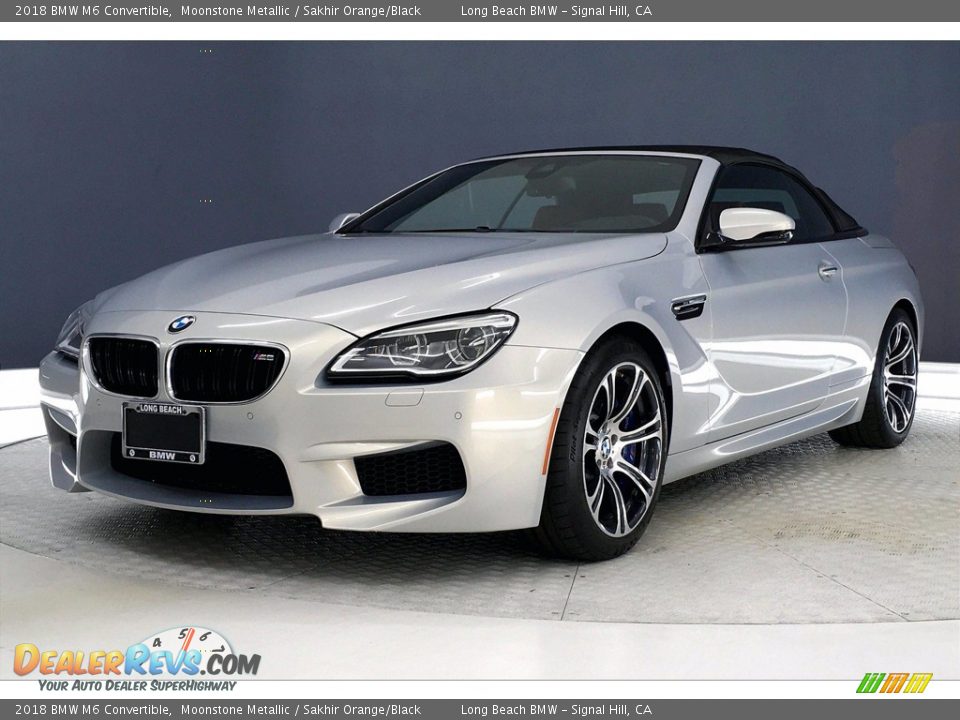 Front 3/4 View of 2018 BMW M6 Convertible Photo #12
